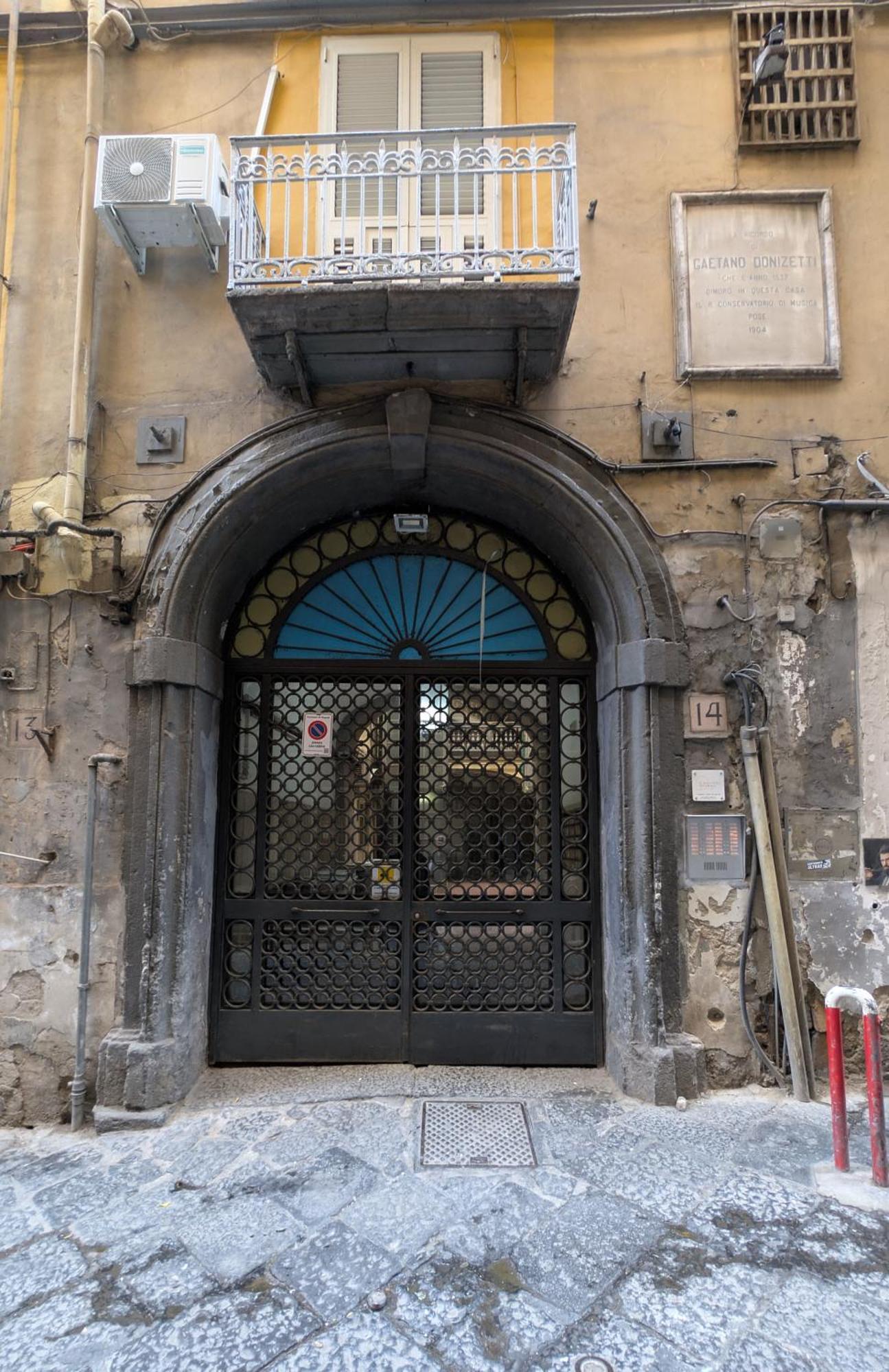 La Casa Del Ceramista Napels